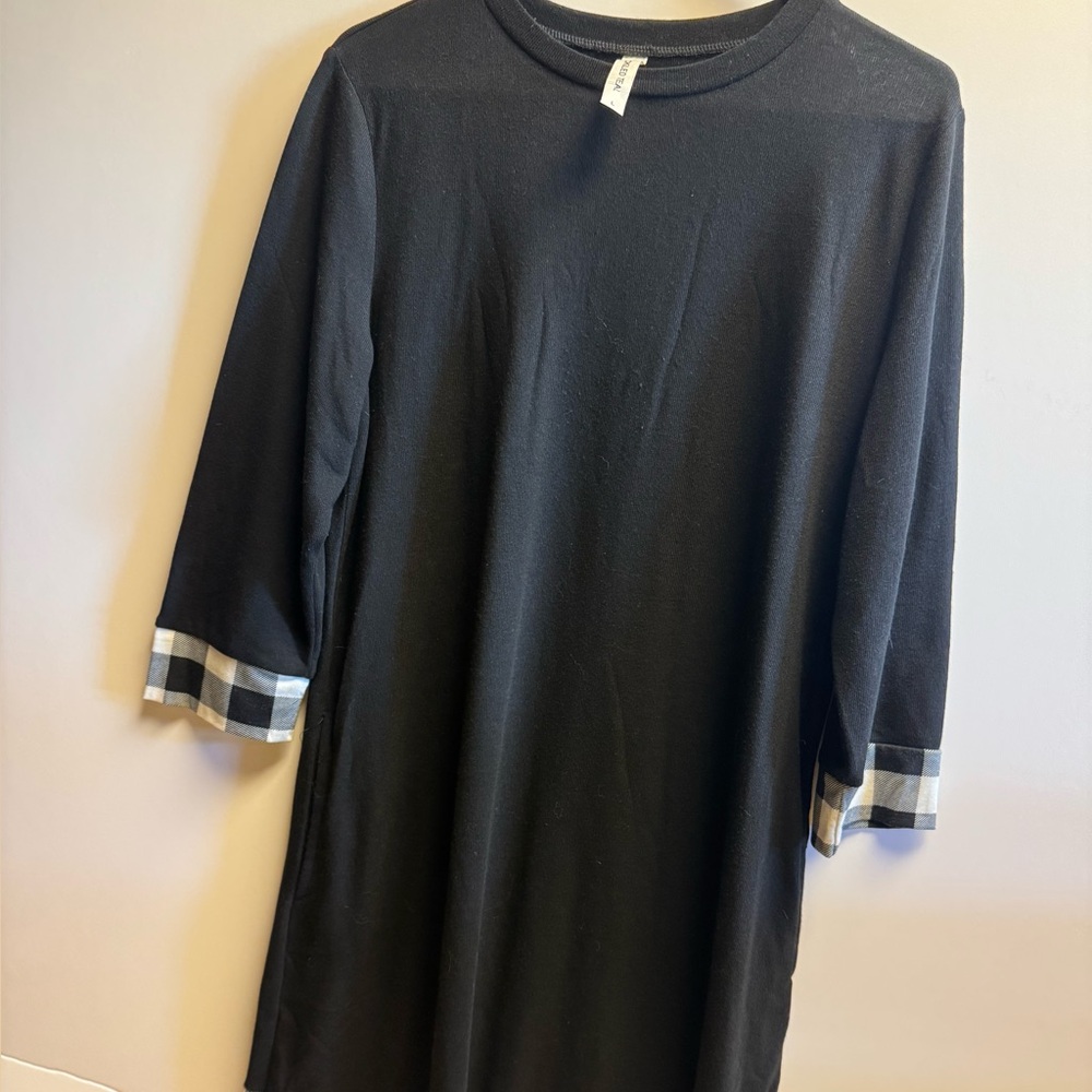 Tickled Teal Black Knit‎ Top